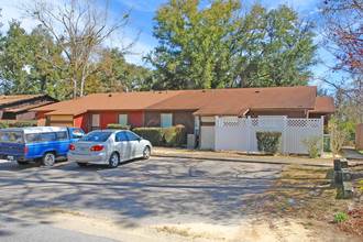 8342 Country Walk Dr in Pensacola, FL - Building Photo - Building Photo