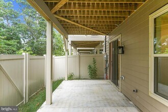 10113 Dalmatian St in Potomac, MD - Building Photo - Building Photo