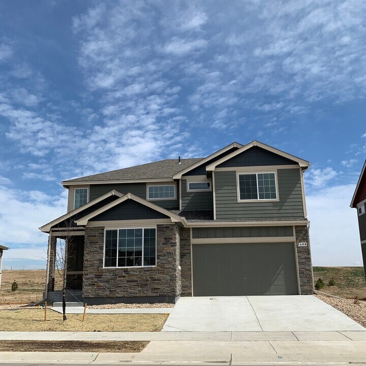 2049 Day Spring Dr in Windsor, CO - Building Photo