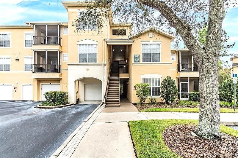5125 Palm Springs Blvd, Unit 1303 in Tampa, FL - Building Photo