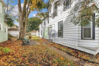 1011 Jennette Ave NW in Grand Rapids, MI - Building Photo - Building Photo