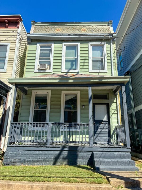 property at 2104 W Cary St