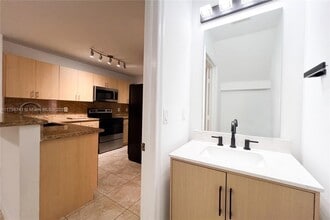 4926 Sailboat Dr in Fort Lauderdale, FL - Foto de edificio - Building Photo