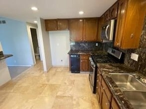 26551 Lucinda in Mission Viejo, CA - Building Photo - Building Photo