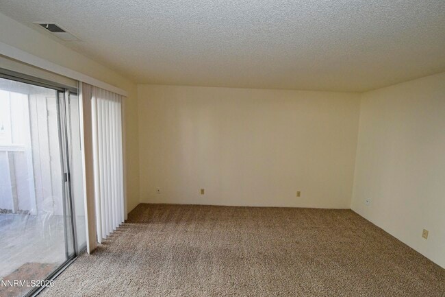 400 S Saliman Rd in Carson City, NV - Foto de edificio - Building Photo