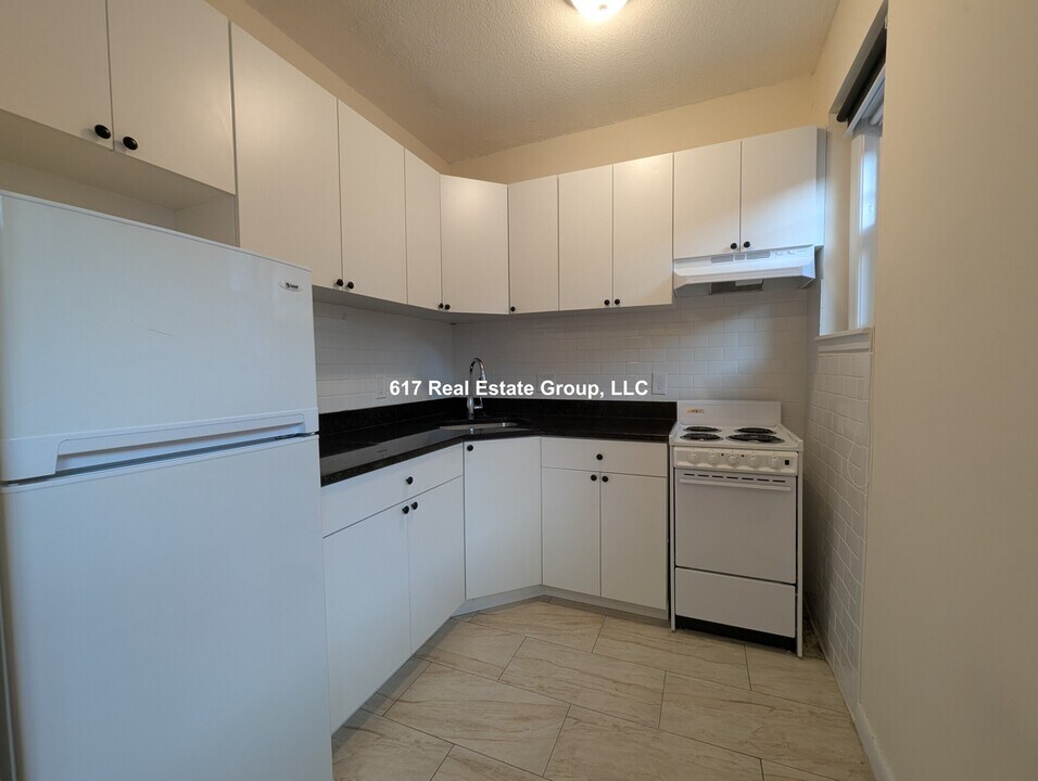 2018 Commonwealth Ave in Boston, MA - Building Photo