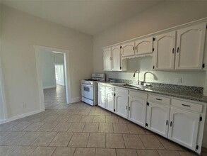 2116 Columbus Ave in Fort Worth, TX - Building Photo - Building Photo