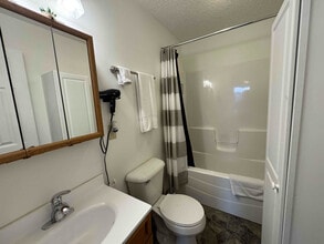 931 Middle St in New Haven, IN - Foto de edificio - Building Photo