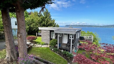 8520 Naketa Beach Rd in Mukilteo, WA - Building Photo - Building Photo