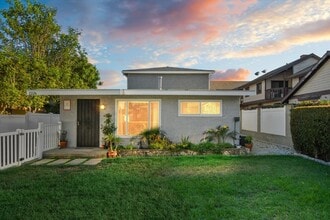 2226 Voorhees Ave in Redondo Beach, CA - Foto de edificio - Building Photo