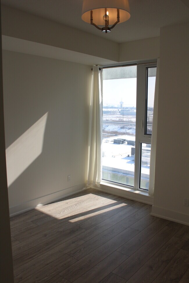 180 Enterprise Blvd in Markham, ON - Building Photo - Building Photo