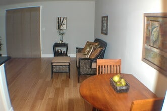 2128 SW Holden St in Seattle, WA - Building Photo - Building Photo