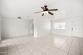 983 Tacaro Ave SE in Palm Bay, FL - Building Photo - Building Photo