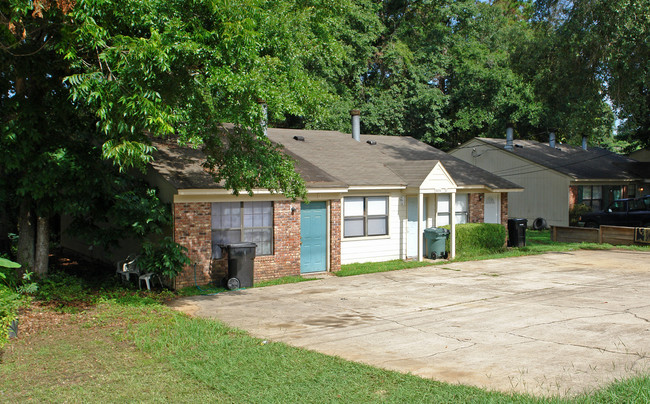 3094 Mission Rd in Tallahassee, FL - Building Photo - Building Photo