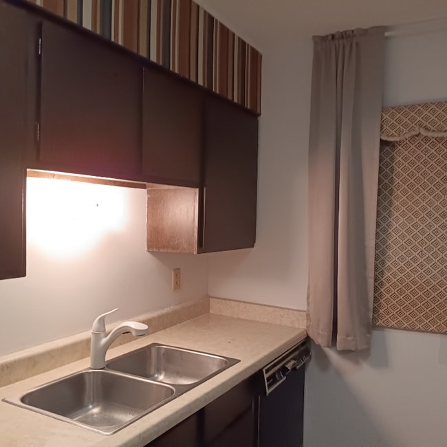 17336 E Bates Ave in Aurora, CO - Foto de edificio - Building Photo