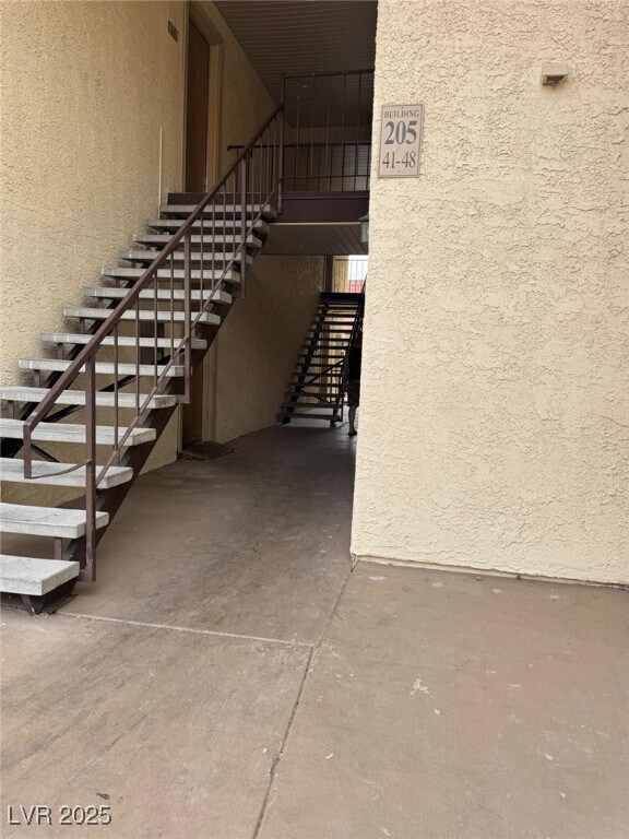 5021 River Glen Dr in Las Vegas, NV - Building Photo - Building Photo