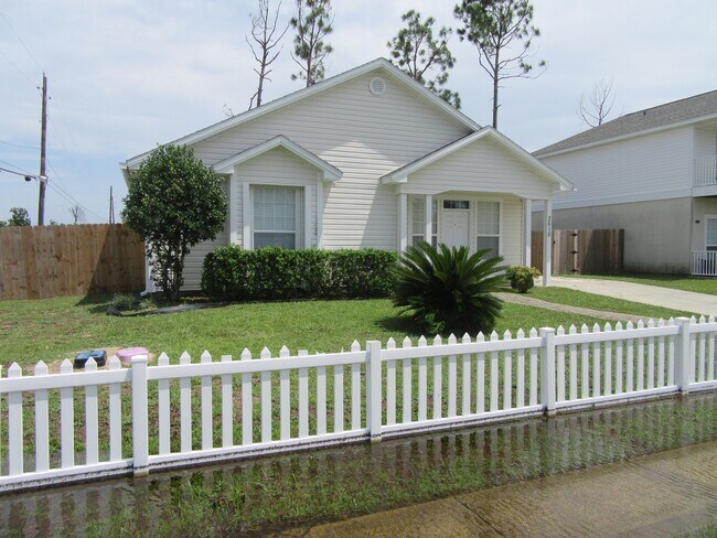 2618 Oakmont Dr in Panama City, FL - Building Photo - Building Photo