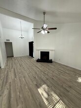 125 London Ln in Glenn Heights, TX - Building Photo - Building Photo