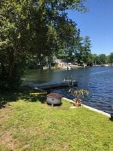 243 Shore Dr in Salem, NH - Building Photo - Building Photo