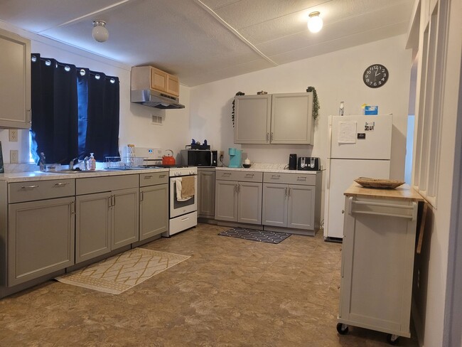 1486 Plata Dr in Bullhead City, AZ - Building Photo - Building Photo