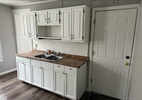95 Center St, Unit 2nd in Bridgeport, CT - Building Photo