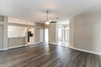 9461 Maidstone Mill Dr E in Jacksonville, FL - Building Photo - Building Photo