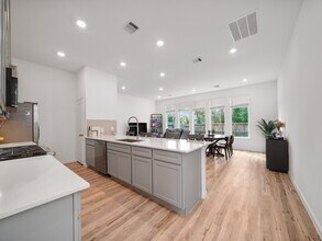 674 Royal Arch Dr in Conroe, TX - Building Photo - Building Photo