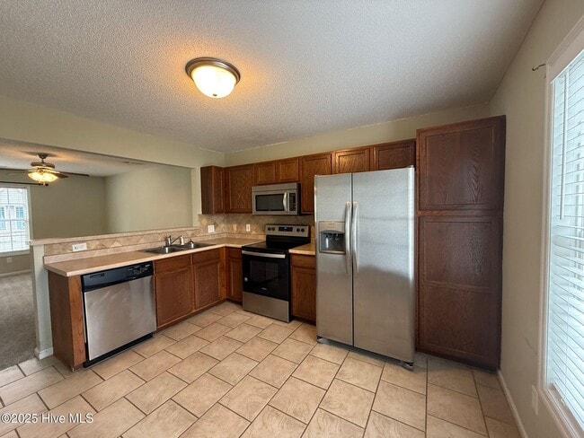 128 Cornerstone Pl in Jacksonville, NC - Foto de edificio - Building Photo