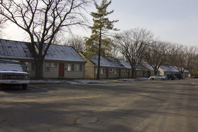 Glen Trails West in Florissant, MO - Foto de edificio - Building Photo