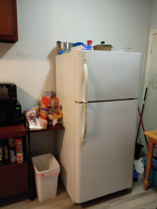 515 Emmett St in Bristol, CT - Building Photo - Building Photo