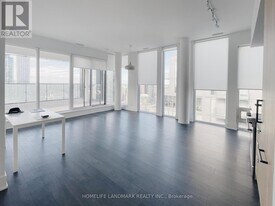 28 Wellesley St E in Toronto, ON - Building Photo