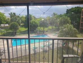9405 W Flagler St in Miami, FL - Building Photo - Building Photo