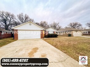 1340 Pyramid Dr in Conway, AR - Foto de edificio - Building Photo