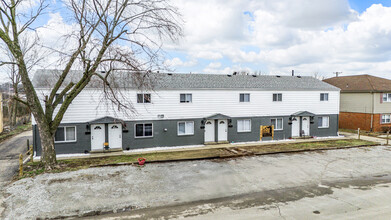 Towne House Court in Dayton, OH - Foto de edificio - Building Photo