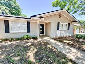 5406 30th St in Lubbock, TX - Building Photo - Building Photo