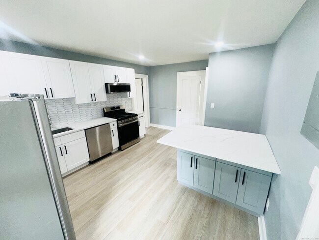 576 Winthrop Ave in New Haven, CT - Building Photo - Building Photo