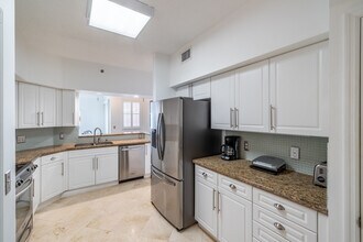 3255 NE 184th St, Unit #12416 in Aventura, FL - Building Photo - Building Photo