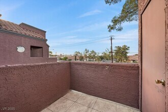 4050 Pacific Harbors Dr in Las Vegas, NV - Foto de edificio - Building Photo