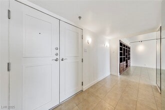 3111 Bel Air Dr in Las Vegas, NV - Foto de edificio - Building Photo