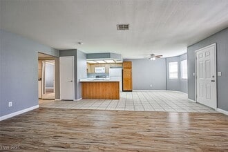 8410 Eldora Ave in Las Vegas, NV - Building Photo - Building Photo