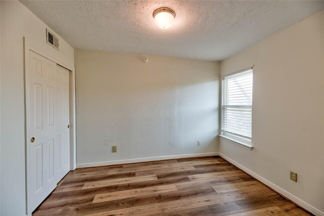 property at 445 Carolcrest Ln