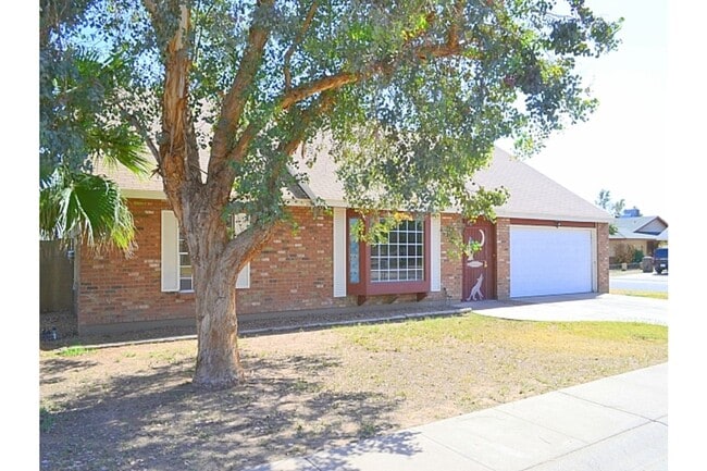 6941 W Vermont Ave in Glendale, AZ - Foto de edificio - Building Photo