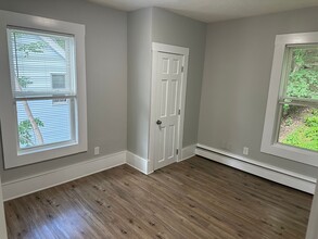 182 Pine St, Unit 2 in Gardner, MA - Building Photo - Building Photo