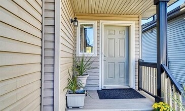 308 Gibb NW in Edmonton, AB - Building Photo - Building Photo