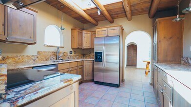 1432 Canyon Rd in Santa Fe, NM - Building Photo - Building Photo