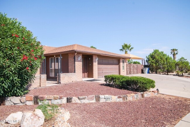 1709 Pete Brown Pl in El Paso, TX - Building Photo - Building Photo
