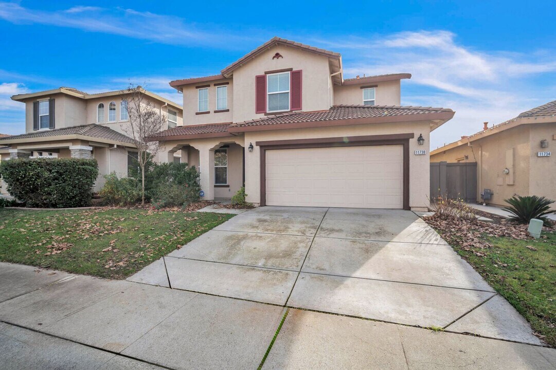 11738 Kouros Way in Rancho Cordova, CA - Building Photo