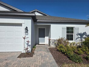 5511 Patano Lp in Palmetto, FL - Building Photo - Building Photo