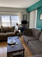 11 Everett Ave, Unit 2 in Somerville, MA - Foto de edificio - Building Photo