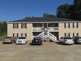 104 Winding Way, Unit A in Leesburg, GA - Building Photo